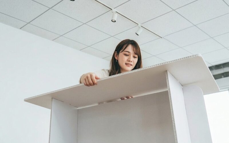 楽展キットの組み立て作業の様子