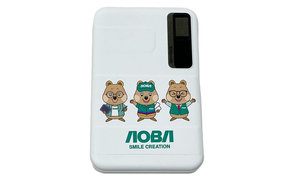 青葉印刷株式会社のマスコットキャラクター「トライ☆アングル」のモバイルバッテリー